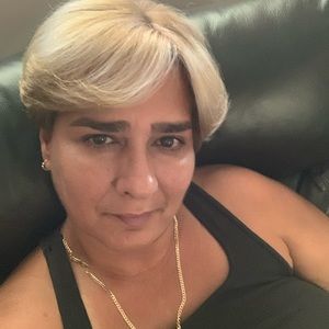 Meet your Posher, Alexia